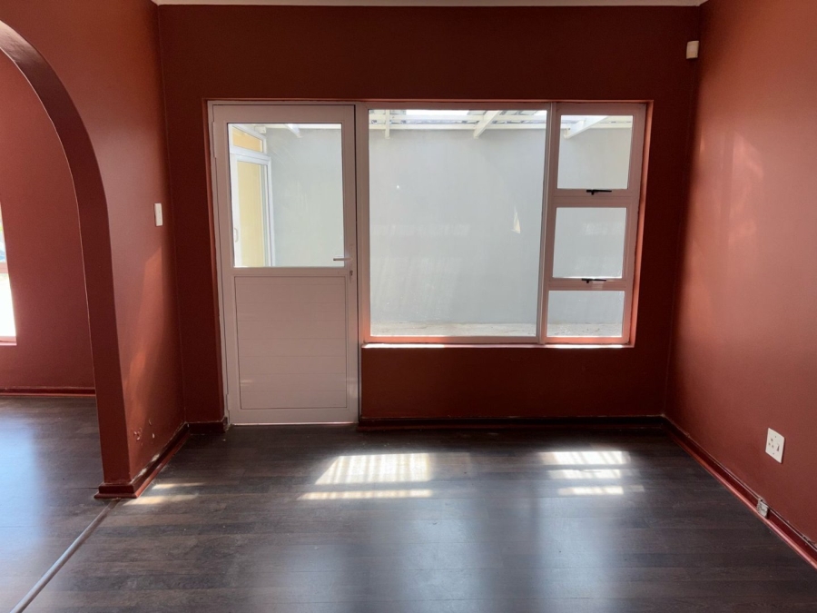 5 Bedroom Property for Sale in Beacon Bay North Eastern Cape